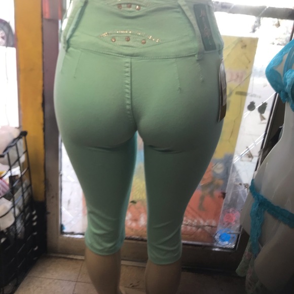 Capri - Picture 4 of 7